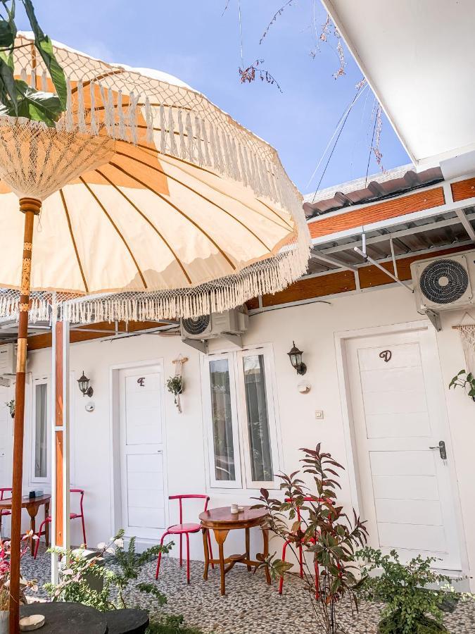 Tropical Paradiso Homestay Banyuwangi  Exterior photo