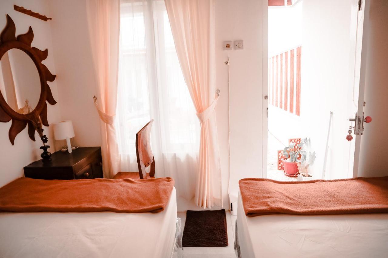 Tropical Paradiso Homestay Banyuwangi  Exterior photo